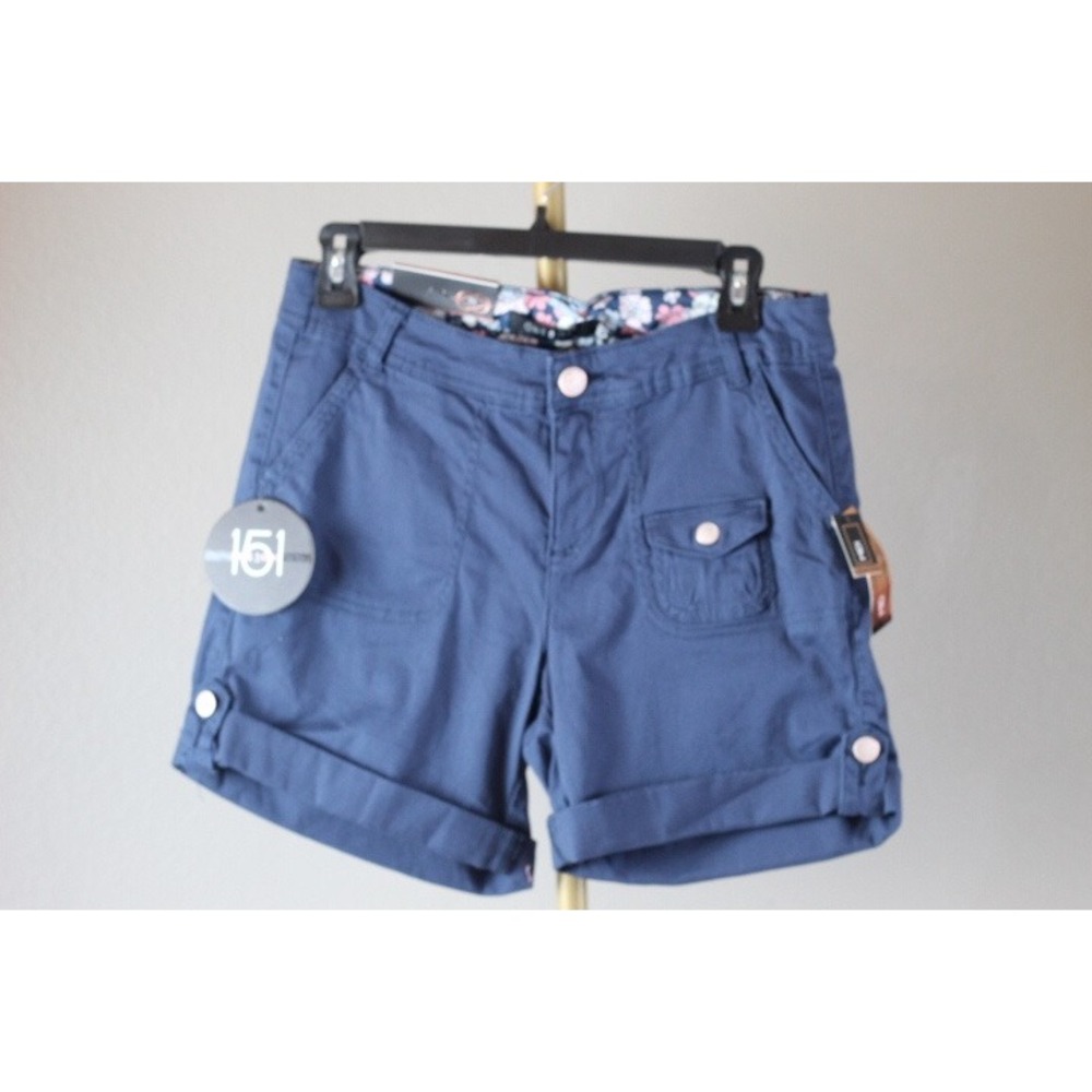 One5One Luella Cnin Pocket Roll Shorts Navy Blue Floral Waistband Size 4/27 NWT